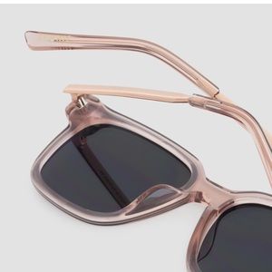 Bonnie Clyde wall flamingo fever sunglasses